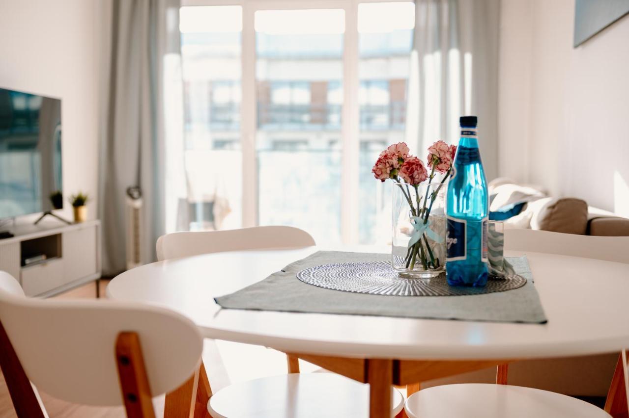 Golden Port - Easy-rent Apartment